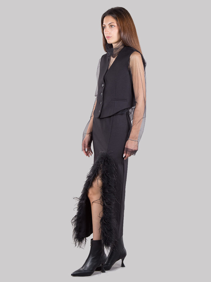 Skirt with feathers