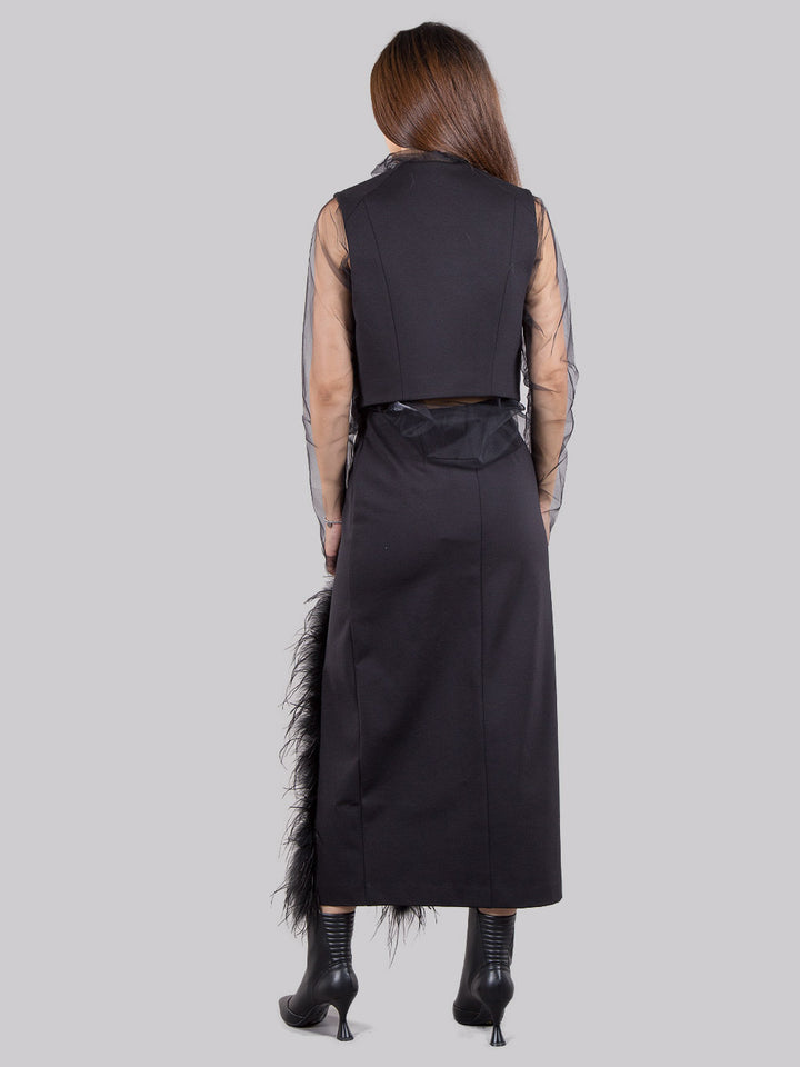 Skirt with feathers