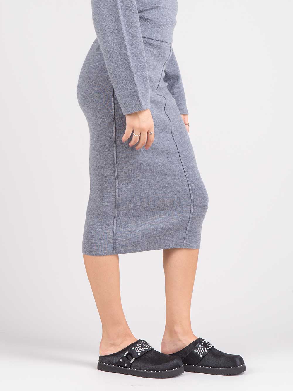 Wool longuette skirt
