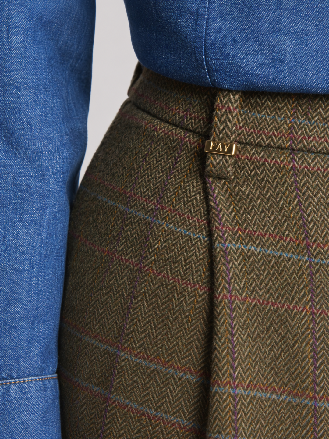 Pantaloni in resca check con pinces