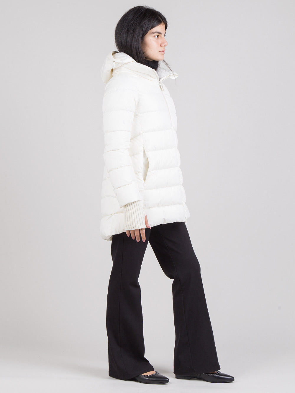 Medium down jacket with hood