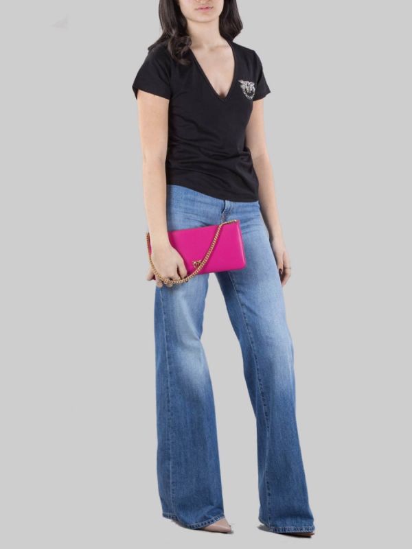 HORIZONTAL FLAT BAG IN SMOOTH FUCHSIA LEATHER WITH SHOULDER STRAP