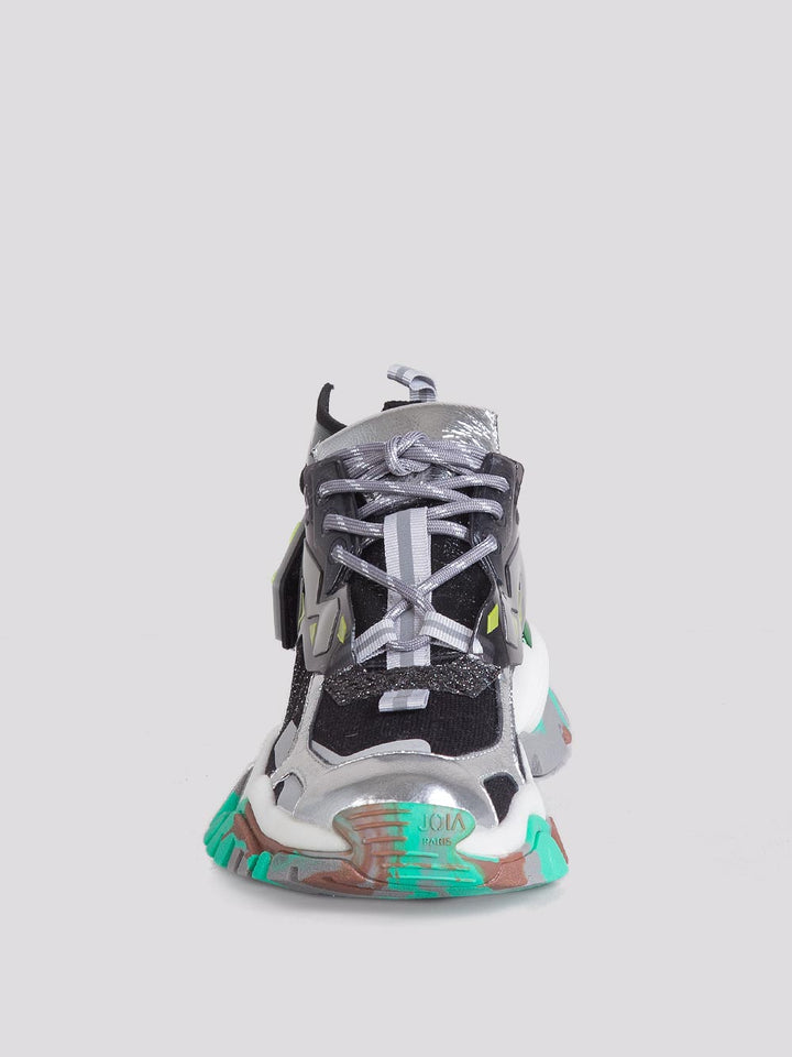 Sneaker Dominator