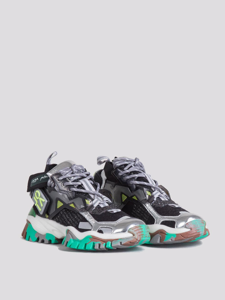 Sneaker Dominator