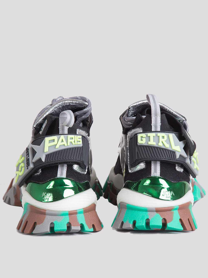Sneaker Dominator