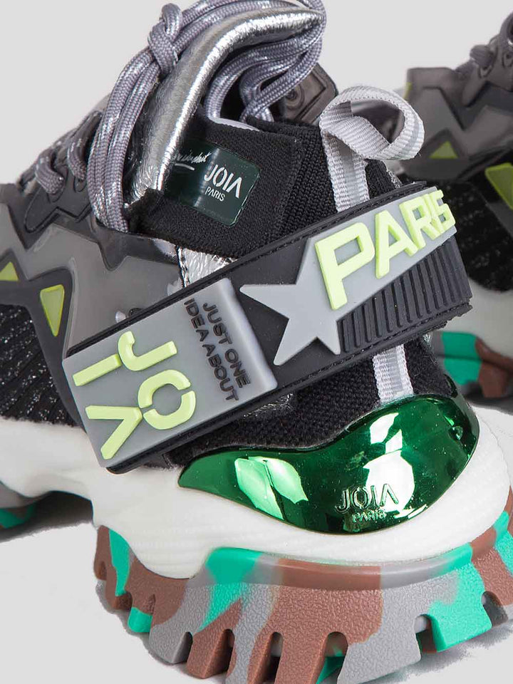 Sneaker Dominator