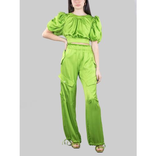 Pantaloni cargo in raso verde con elastico in vita e tasconi